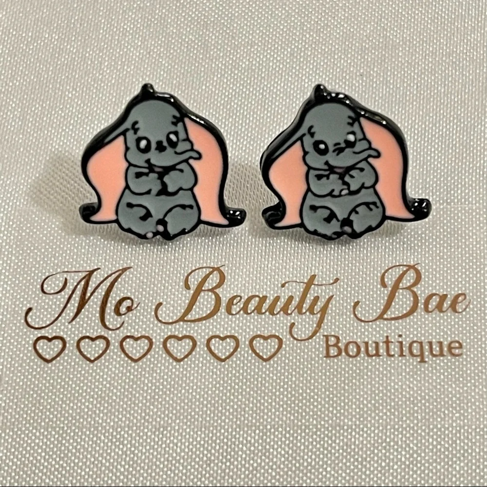 Dumbo Stud Earrings - Picture 3 of 5